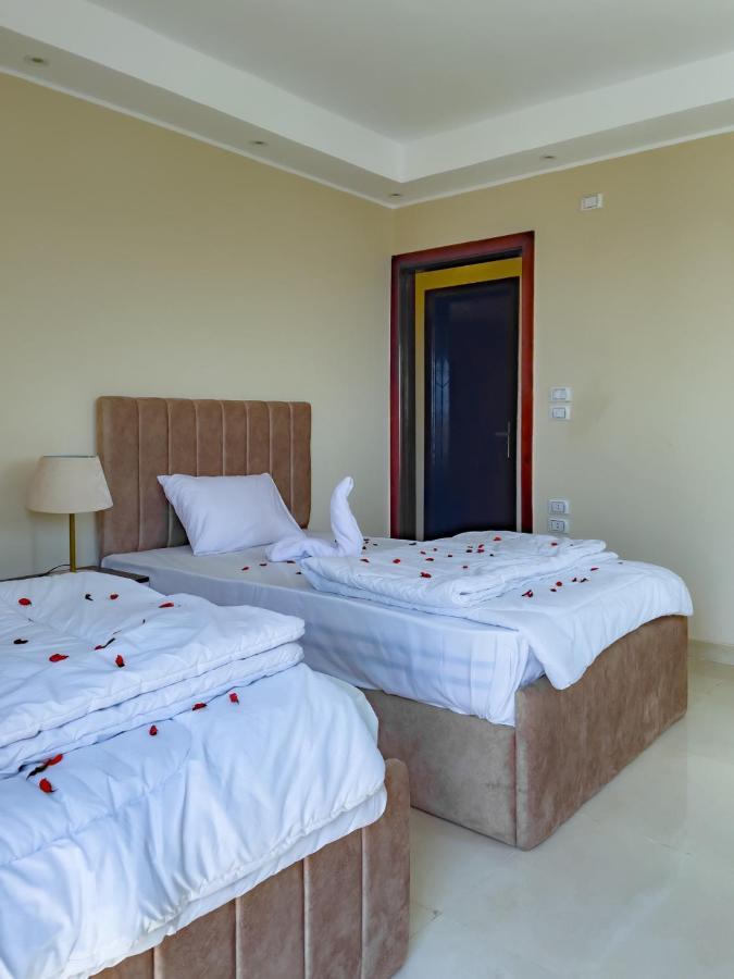 Jumeirah Pyramids View Inn Kafrat al Jabal Luaran gambar