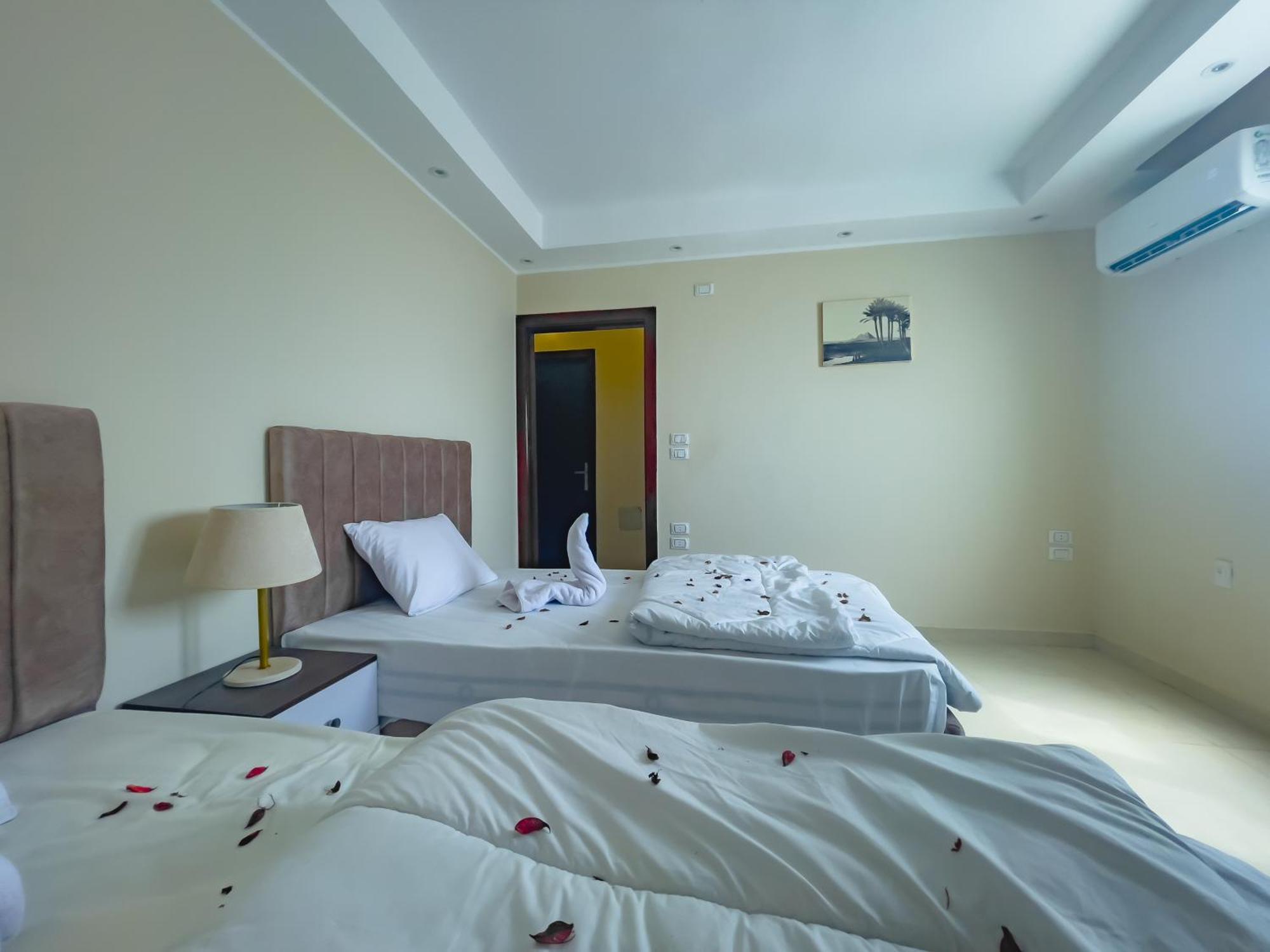 Jumeirah Pyramids View Inn Kafrat al Jabal Luaran gambar