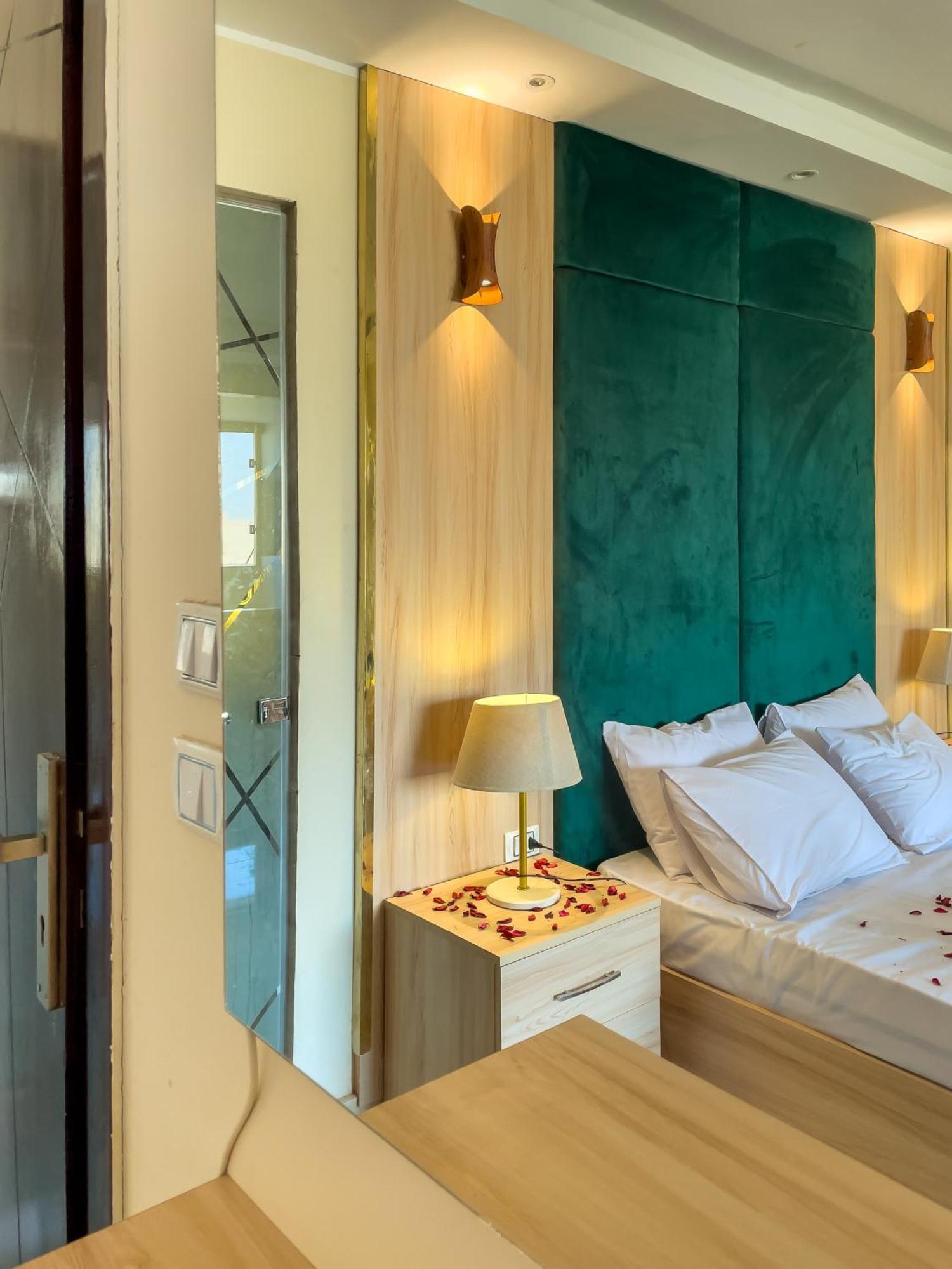 Jumeirah Pyramids View Inn Kafrat al Jabal Luaran gambar