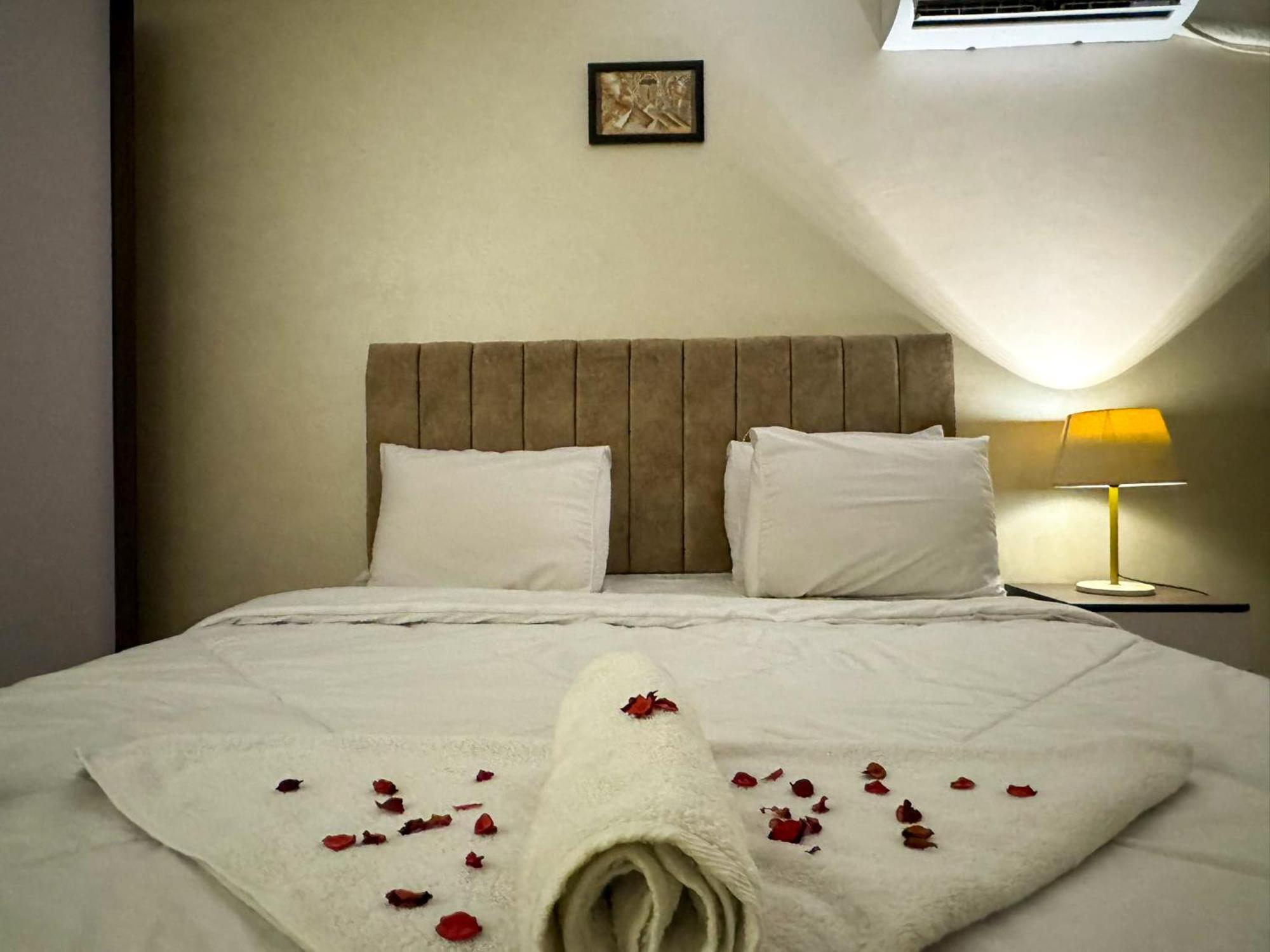 Jumeirah Pyramids View Inn Kafrat al Jabal Bilik gambar